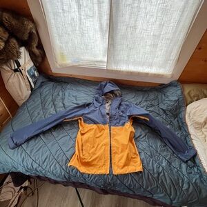 Patagonia TorrentShell Rain jacket Yellow Light Blue - Men’s Small / Women’s M